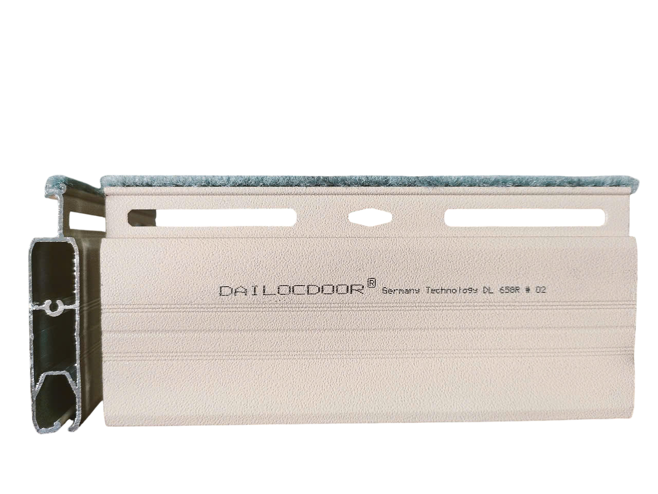 Cận cảnh mã nan lá cửa cuốn khe thoáng Đức Dailocdoor 658R