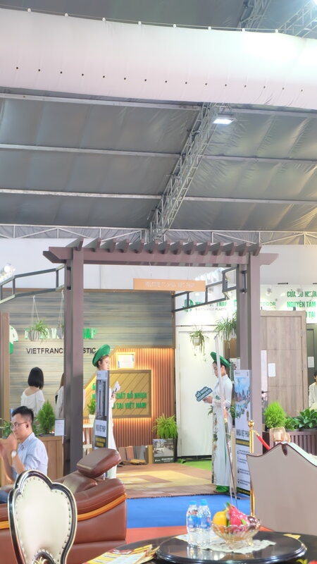 trien-lam-viet-build