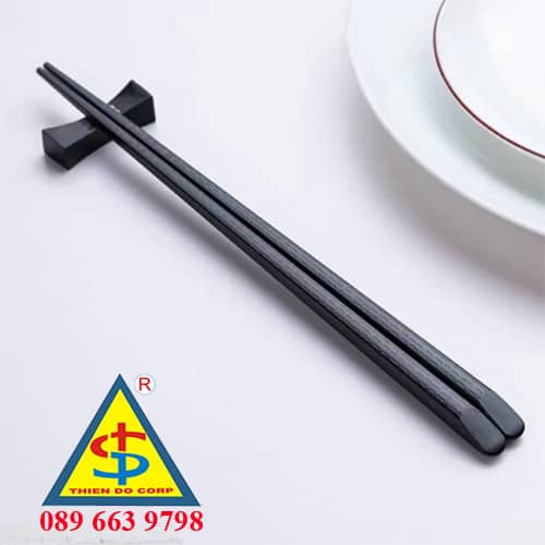 đũa nhựa móng tay, đũa đen trong nhà hàng Nhật, đũa đen trong nhà hàng Hàn Quốc, đũa đen gắp sushi