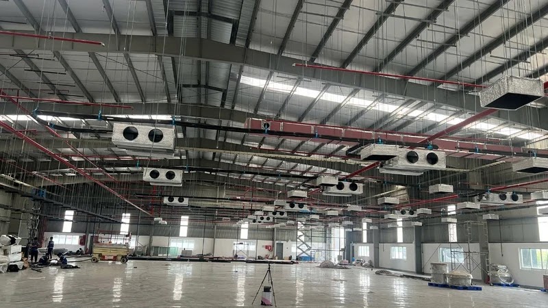Thực tế thi công hệ thống điều hòa không khí trung tâm Daikin VRV tại nhà xưởng Shoefabrik Manufacturing