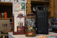 Coleman Seasons Lantern: 16 chương lịch sử kể bằng ánh sáng