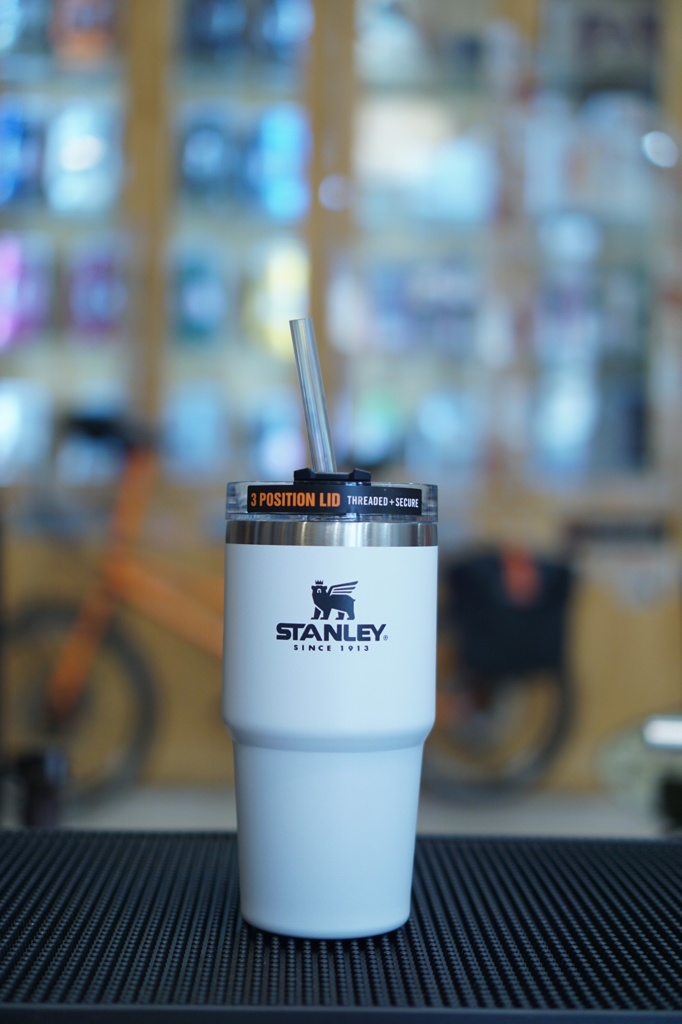 Stanley Adventure Vacuum Quencher 680ml (23oz) - Polar White