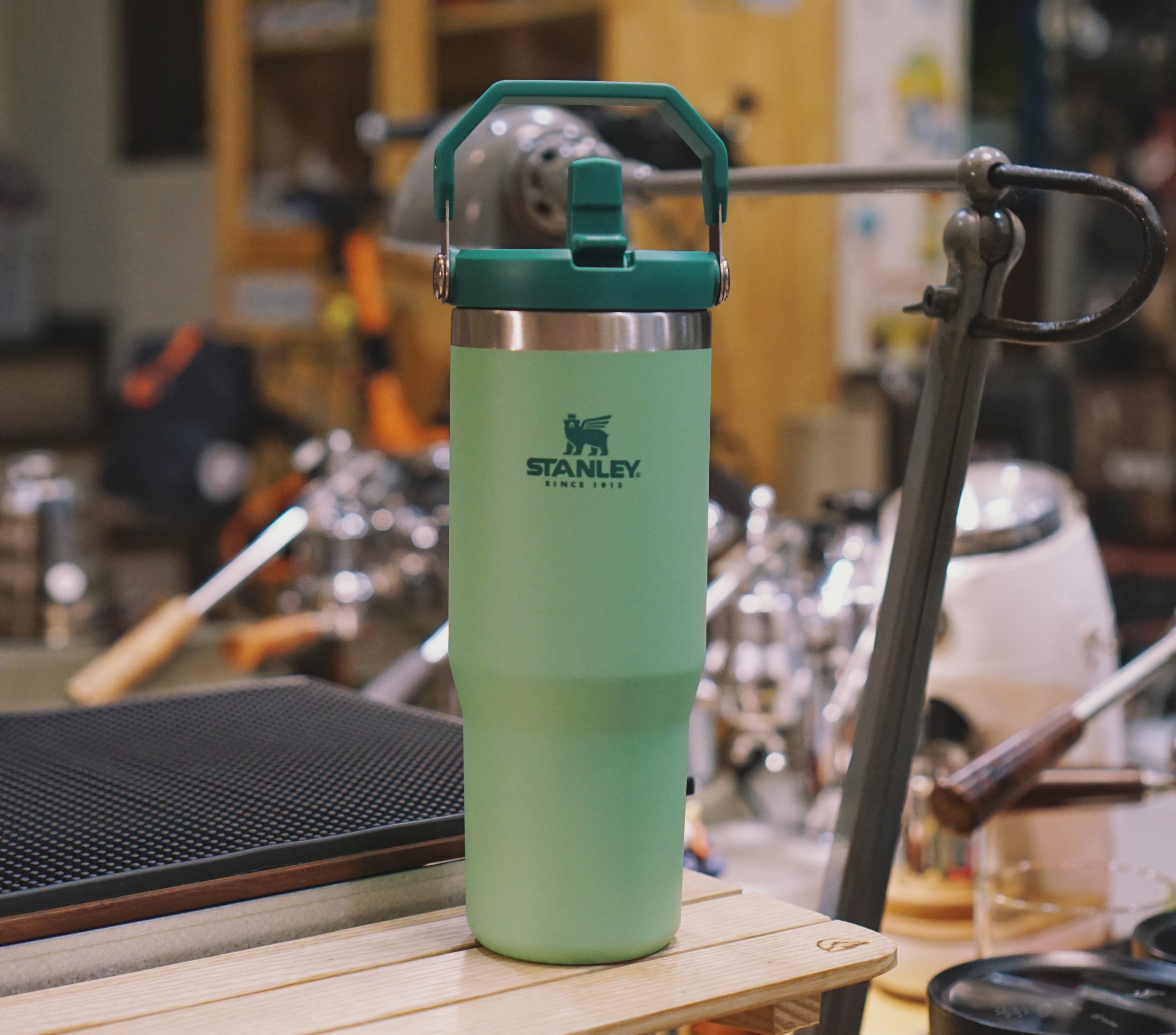 STANLEY ICEFLOW™ FLIP STRAW TUMBLER | 30 OZ Jade
