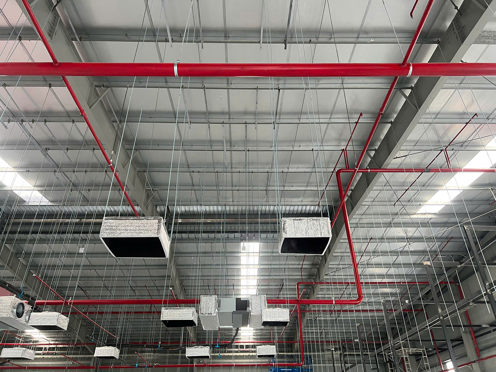 Giải Pháp Lắp Điều Hòa Trung Tâm Daikin VRV Cho Nhà Máy Shoefabrik Manufacturing