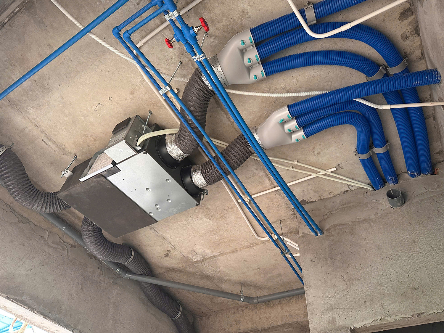 Giải Pháp Thông Gió Thu Hồi Nhiệt Cấp Khí Tươi Daikin VAM Cho Nhà Ở Của Anh Hoàng