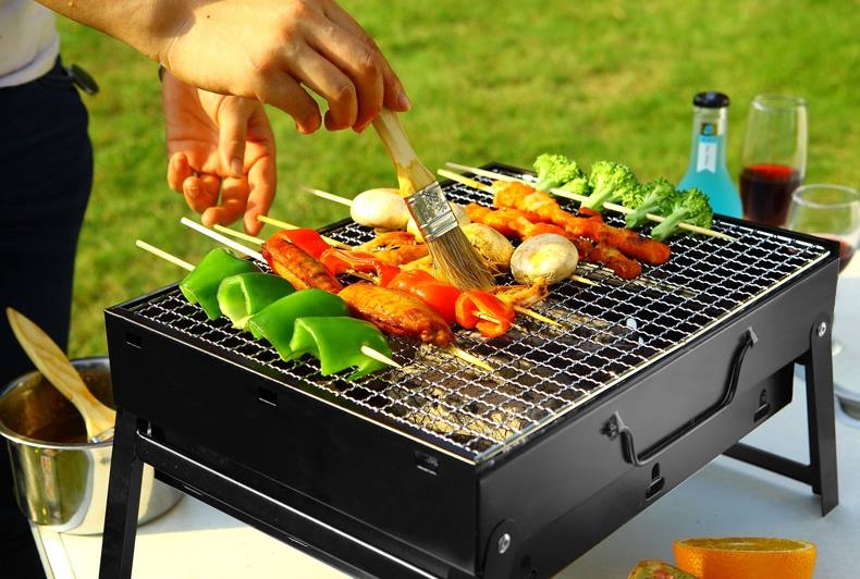Tổ chức tiệc BBQ ngoài trời với bếp nướng than không khói ngoài trời giá rẻ