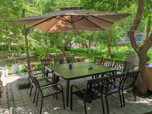 Nội Thất Bình An Giao Hàng Thành Công 2 Bộ Bàn Ghế Nhôm Đúc HCN D150 Và Dù Che Lệch Tâm 3M – Giải Pháp Ngoại Thất Đẳng Cấp Cho Mọi Không Gian