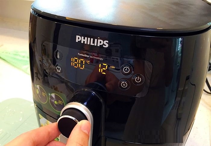 noi-chien-khong-dau-philips-hd9643-02