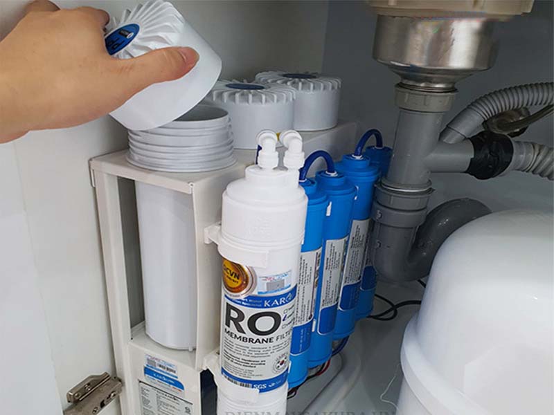 may-loc-nuoc-8-loi-karofi-S-038-03