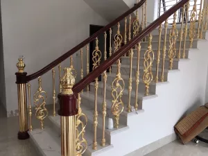 Con tiện cầu thang nhôm đúc hoa CT8