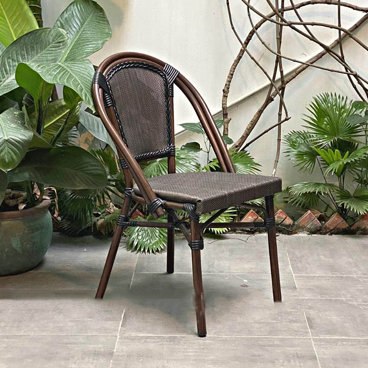 1676173552_ghe-cafe-ngoai-troi-co-dien-m01