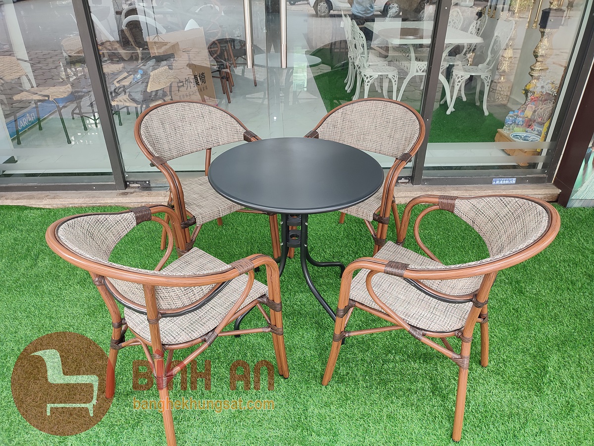 1679730001_bo-ban-ghe-cafe-ngoai-troi-t70-chan-kep-1