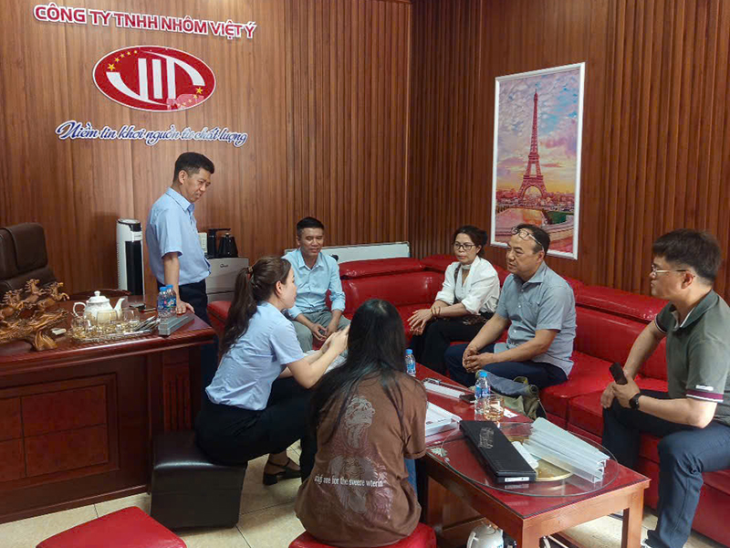 International Cooperation: Viet Y Aluminium Welcomes Irish Delegation to Factory Visit