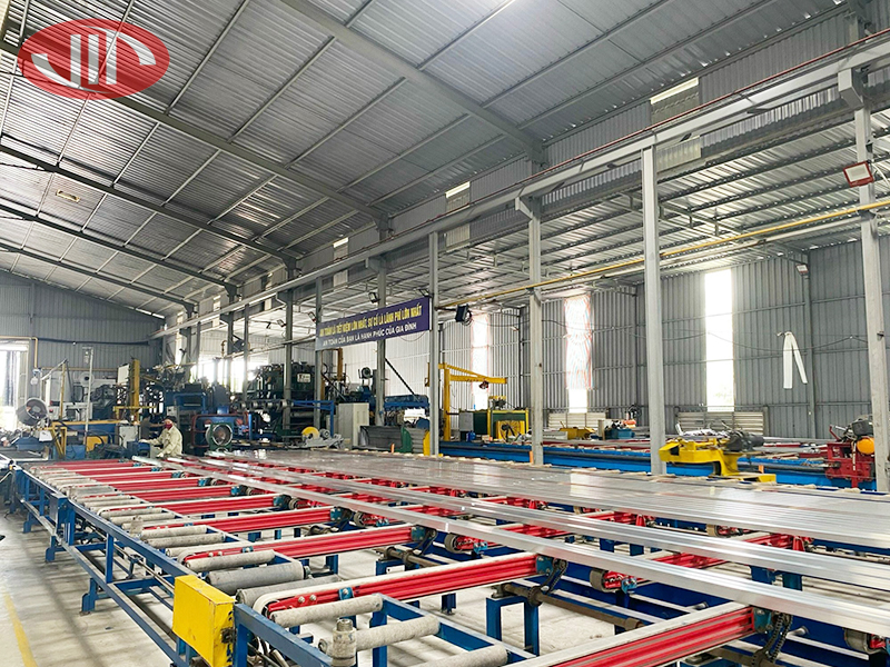 Viet Y Aluminum accepts full package of aluminum profile manufacturing according to customer requirements