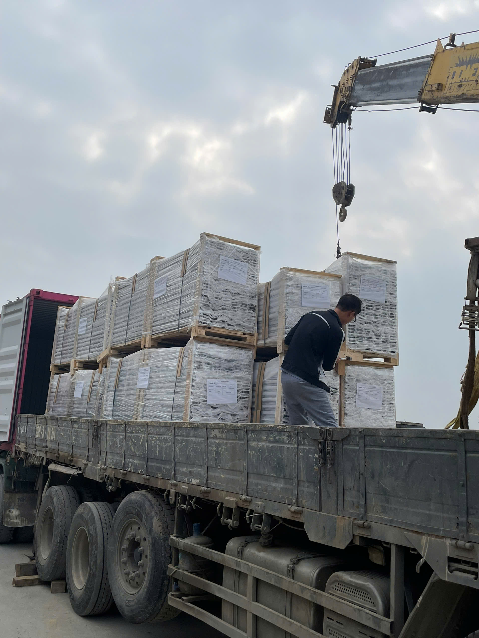 Viet Y Aluminium Delivers Products to Partners Full Package Aluminum Manufacturing Services to International Standards