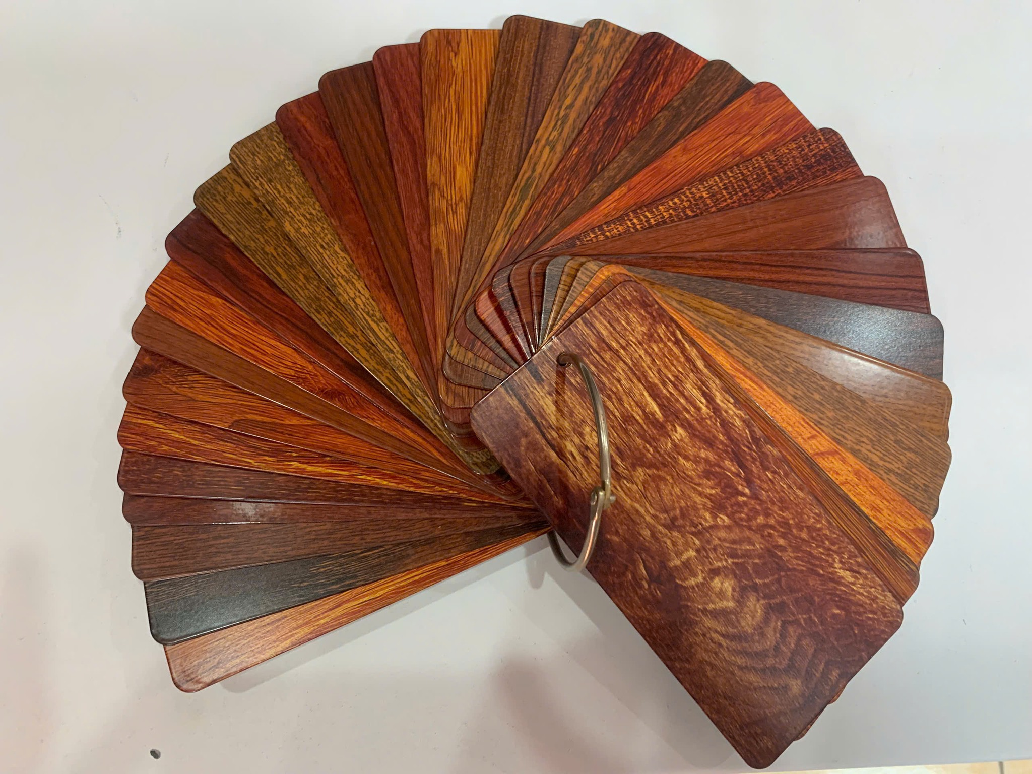 Viet Y Aluminium Wood Grain Film Coated Aluminium Processing: Durable, Aesthetic, Diverse Colors, International Quality Standards