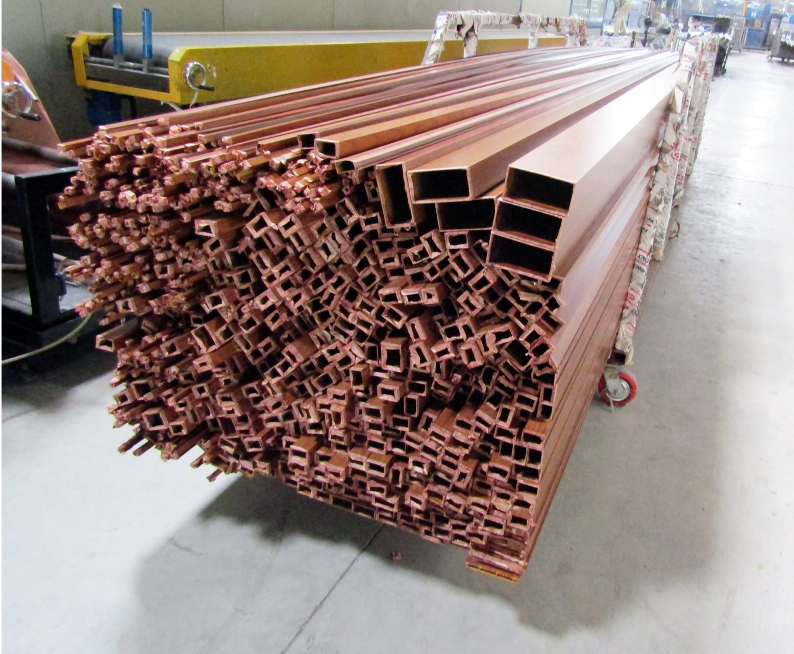 Viet Y Aluminium Provides Custom Wood Grain Film Coating Processing with International Standard Quality