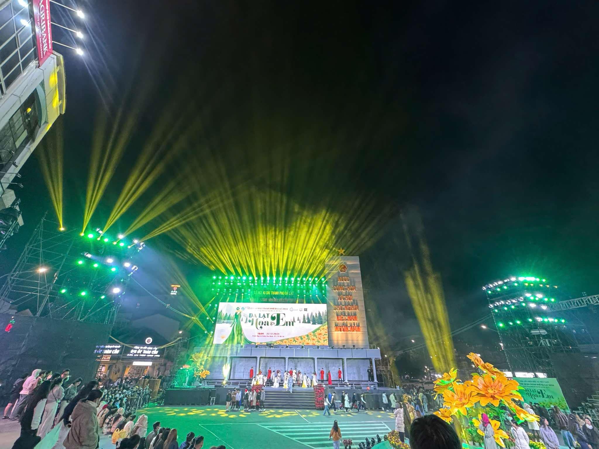 ĐÀ LẠT HOA VÀ EM