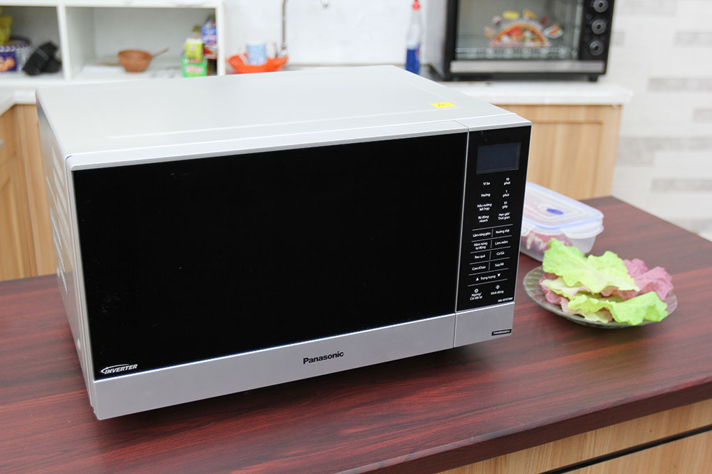 Lò vi sóng Panasonic NN-GF574MYUE
