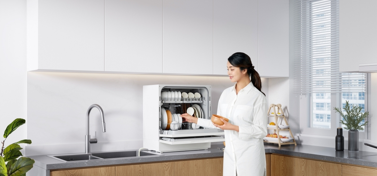 Máy rửa bát Panasonic NP-TH1WEVN