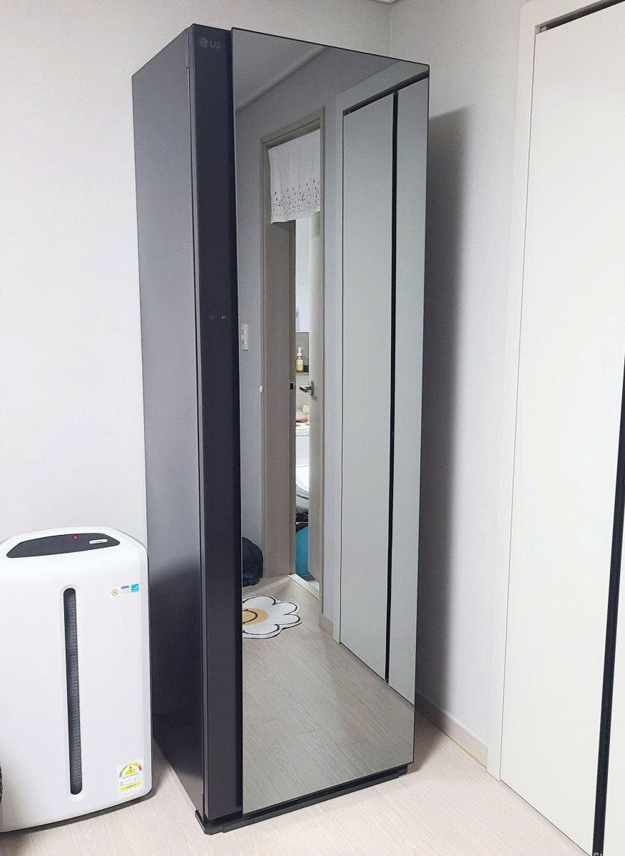 Tủ giặt hấp sấy LG Styler SC5GMR60 nội địa Hàn, 5 móc, màu gương đen