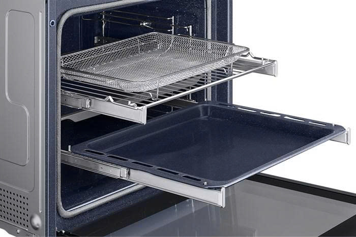 Lò nướng âm Samsung Bespoke NV7B6675CAA/SV 76 lít