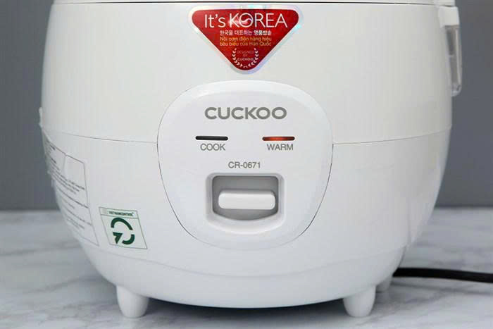 Nồi cơm nắp gài Cuckoo 1.08 lít CR-0671