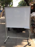 Bảng từ Trắng 80x1m2 + chân đi động