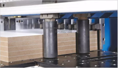 Chồng tấm dày 120mm, máy cưa panel KDT cắt vẫn ngọt lịm như thường