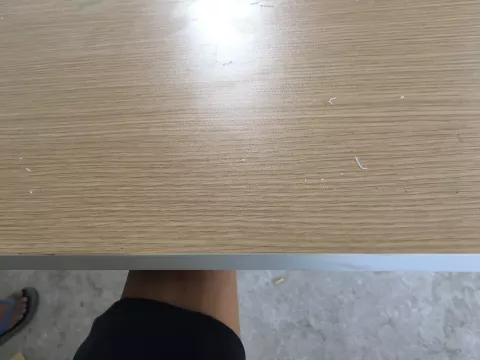 Chỉ 1 từ thôi: "Cạnh Dán quá đẹp"