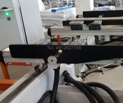Chỉ cần xếp ván vào, Việc còn lại để máy CNC KDT lo