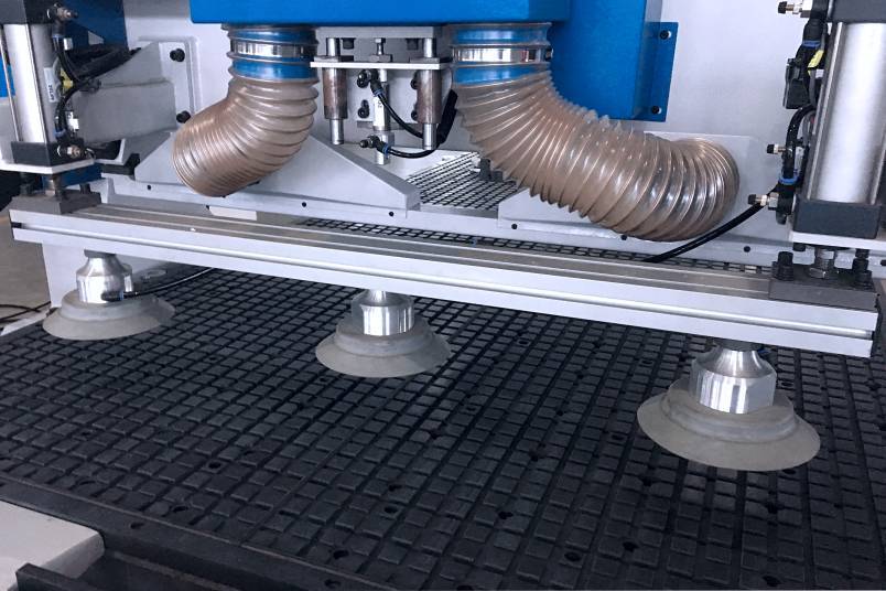 KN2408DT-may-gia-cong-trung-tam-cnc-1 