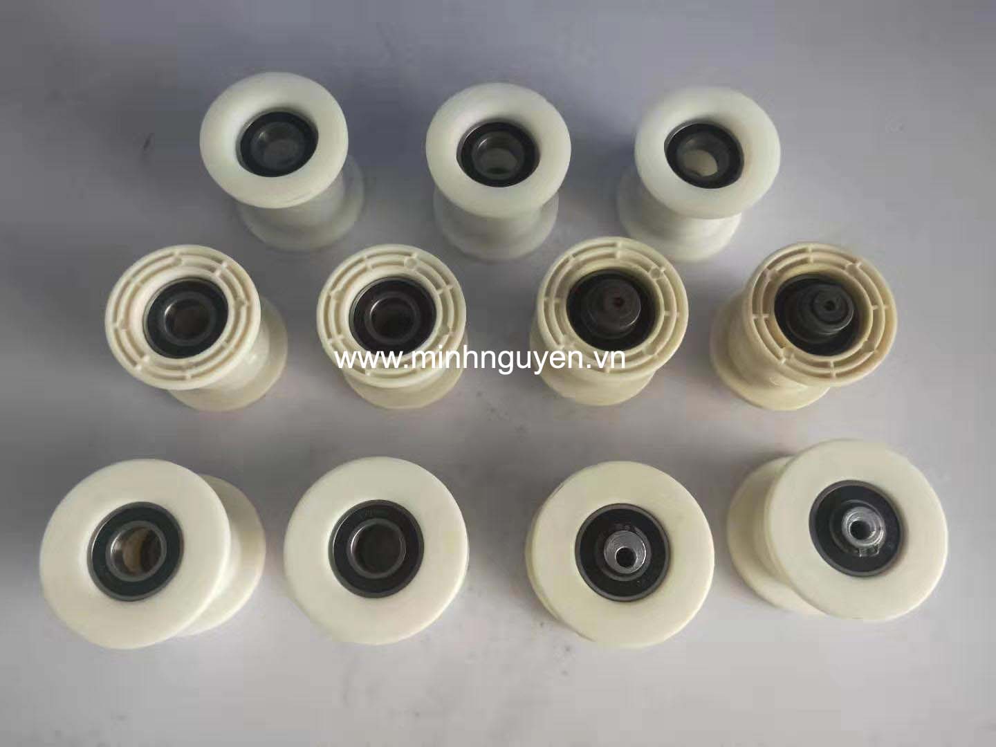 Bi dẫn hướng thanh nhôm cánh gà máy cưa