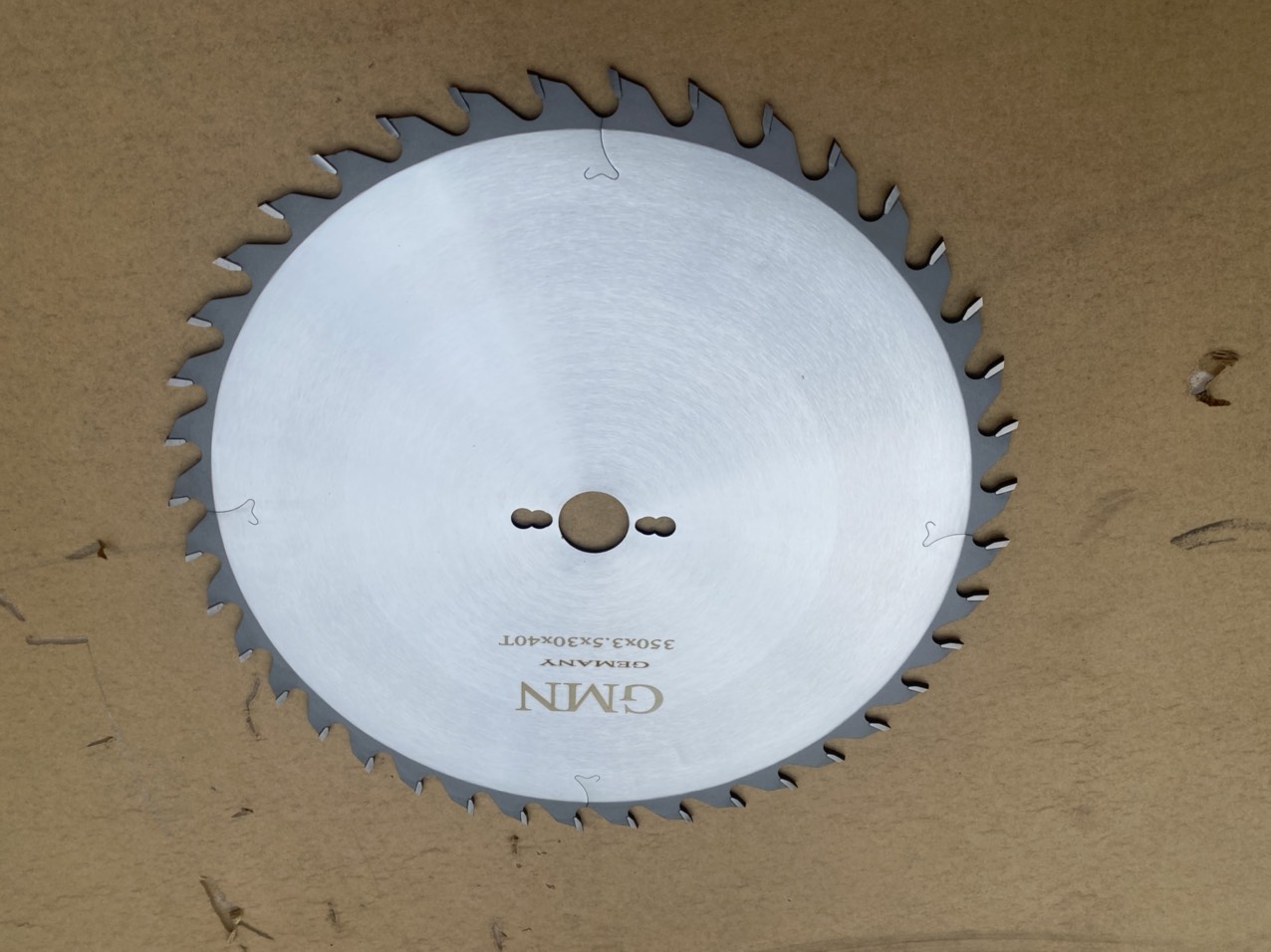 LƯỠI CƯA GỖ TỰ NHIÊN 350X3.5X30X60Z HIỆU GMN