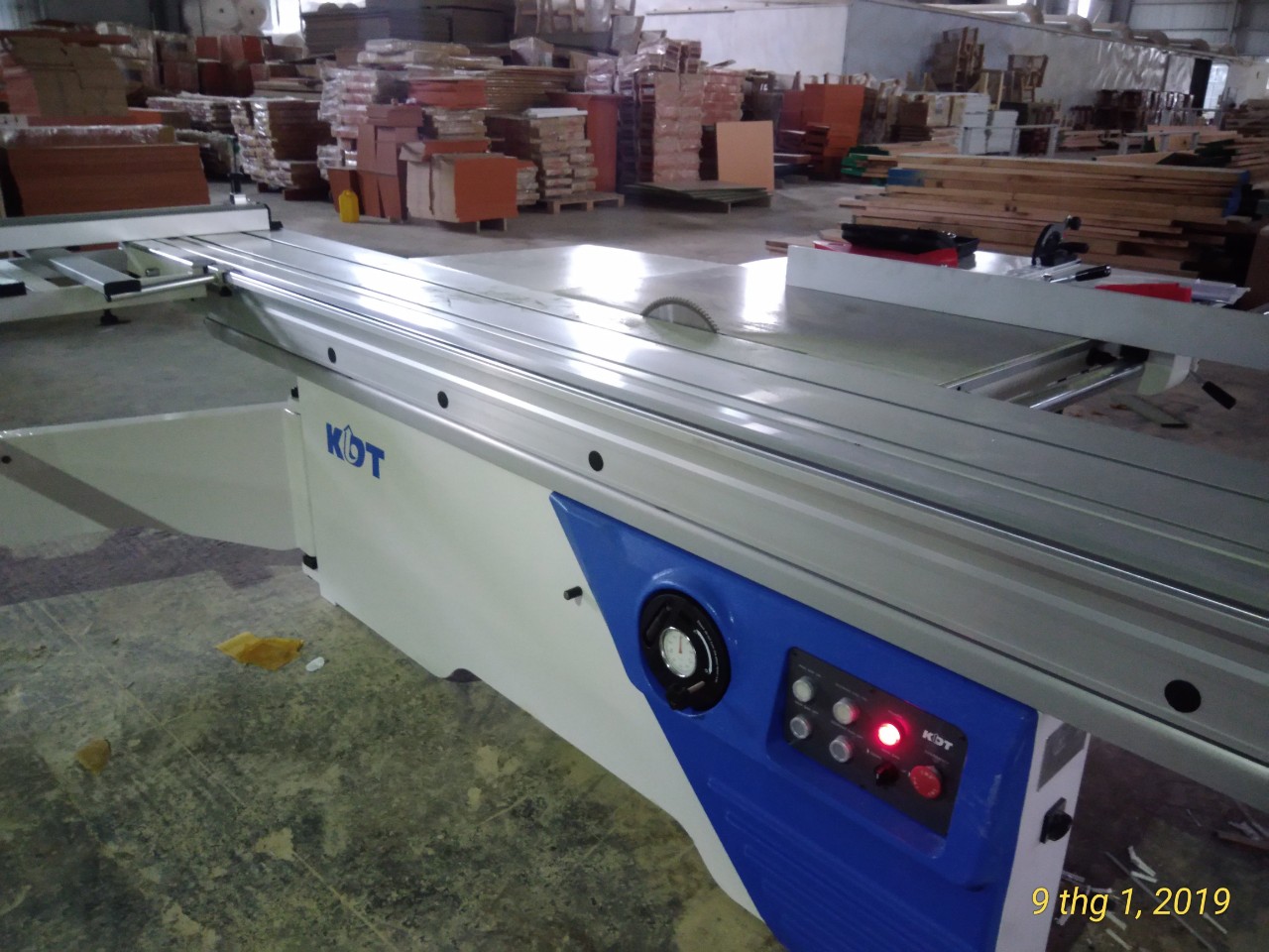 MÁY CƯA BÀN TRƯỢT KDT KS132