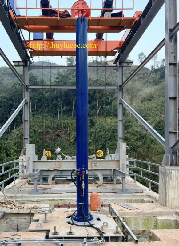 Hệ thống nâng hạ - Thủy điện Nậm Củm 5