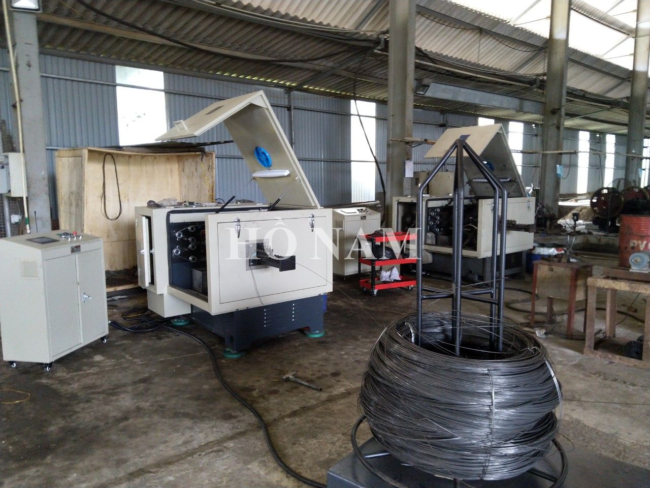 Máy làm đinh tốc độ cao