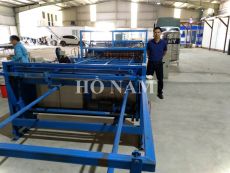 Máy hàn lưới lồng gà