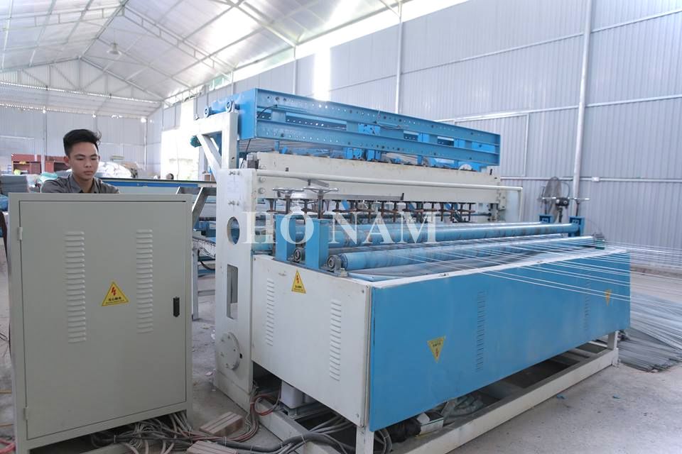 Máy hàn lưới vào dây từ cuộn