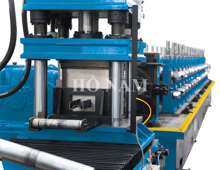 Máy cán cột chắn đường cao tốc