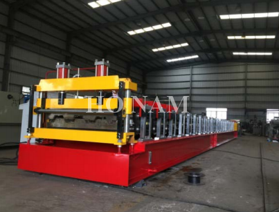 Máy cán tấm deck