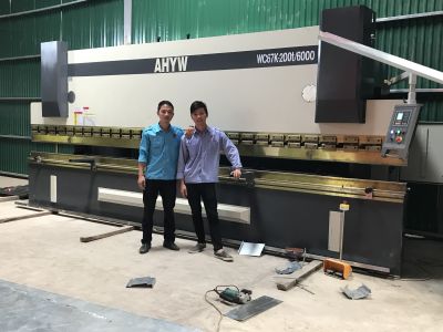 Máy chấn tôn