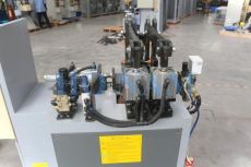 Máy hàn đối đầu