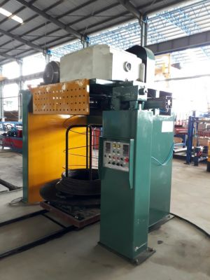Máy rút thép đứng