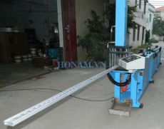 Máy dập lỗ ống vuông