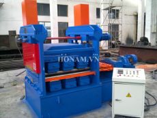 Máy nắn phẳng thép tấm