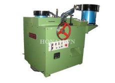 Máy lắp ráp đinh rút Đài Loan