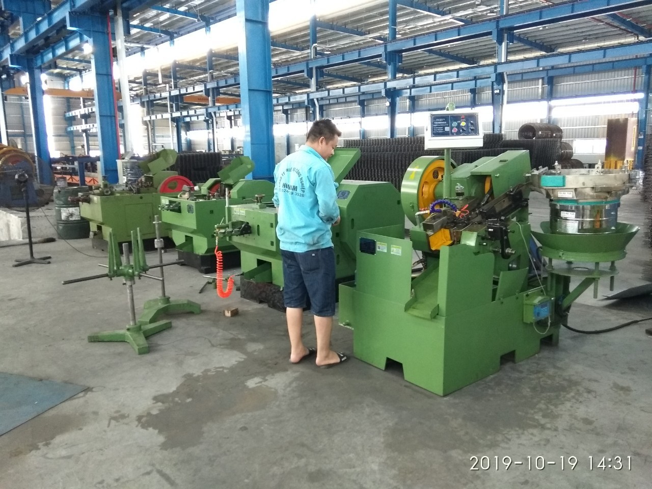 Máy làm vít bắn gỗ