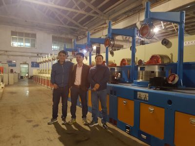 Máy rút thép kiểu pulley