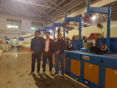 Máy rút thép kiểu pulley